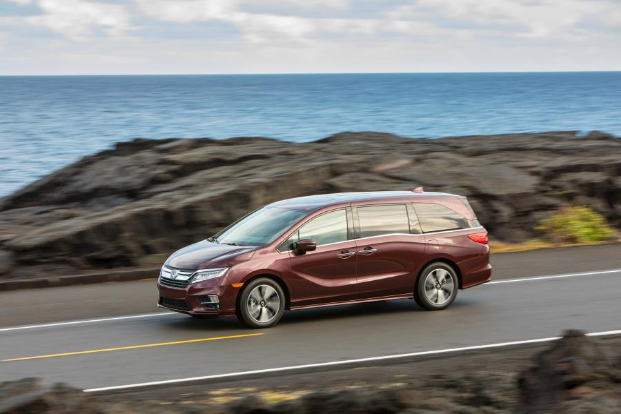  Honda Odyssey 2017 года  (фото 21 из 160)